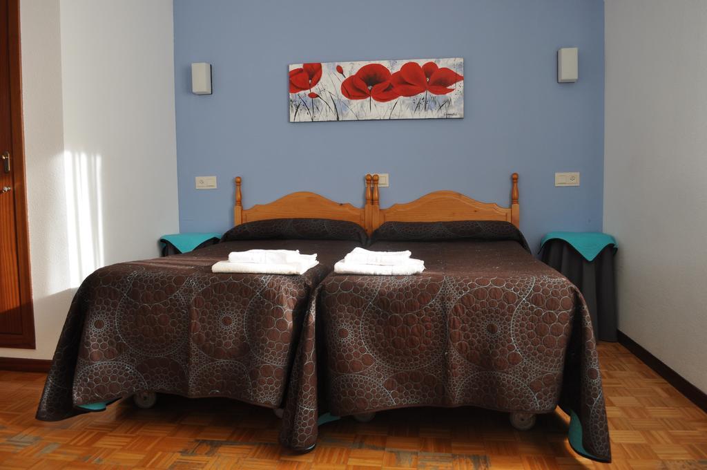 Hostal La Tablada Navaleno Exterior photo