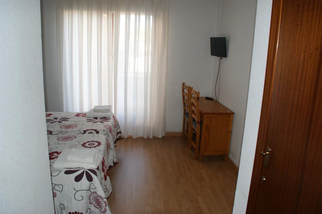 Hostal La Tablada Navaleno Exterior photo